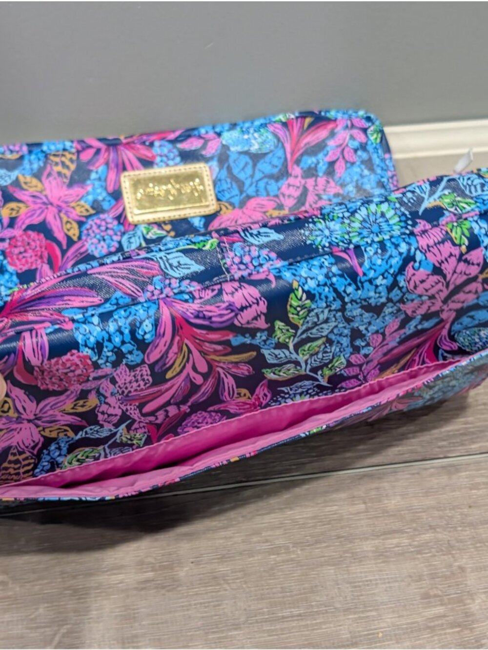 Lilly Pulitzer NWT Laptop Sleeve Leatherette Aegean Navy Calypso Coast - Picture 3 of 12
